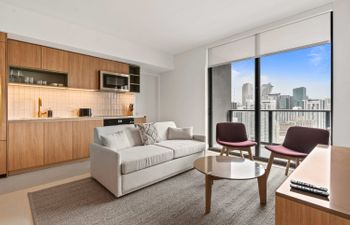 Downtown Palms Holiday Home