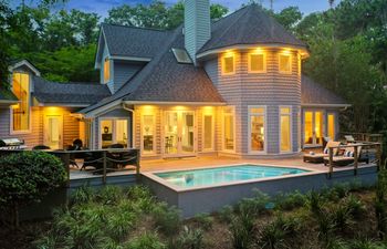 Lagoon Tranquillity Holiday Home