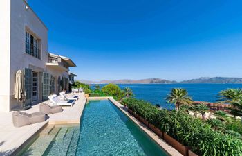 Island Flair Holiday Home