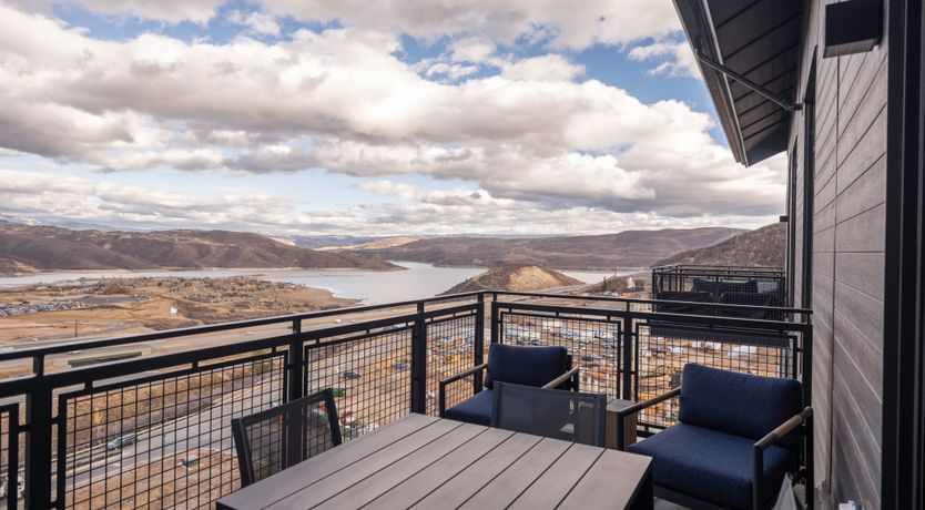 Photo of Reservoir Vistas