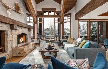 Mountain Moonlight Holiday Home