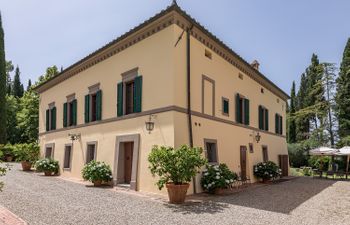 Tuscan Stillness Holiday Home
