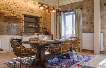 Majestic Peaks Holiday Home