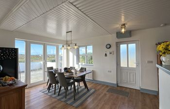 Doonloughan Sea View, Ballyconneely Holiday Home