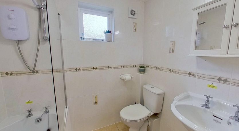 Photo of 04 Strawberry Hill, Tolroy Manor