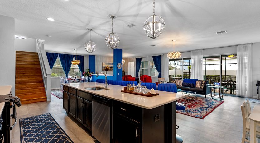 Photo of Orlando Outlook