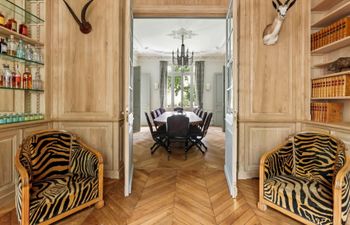 Elegant Urban Mansion Holiday Home