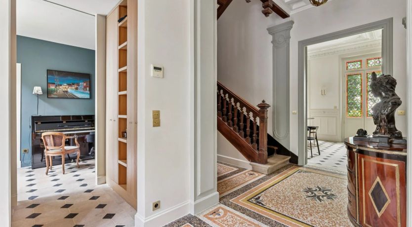 Photo of Elegant Urban Mansion