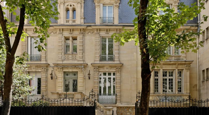 Photo of Elegant Urban Mansion