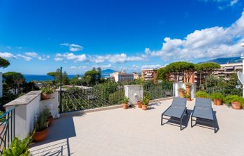 Glorious Views Holiday Home
