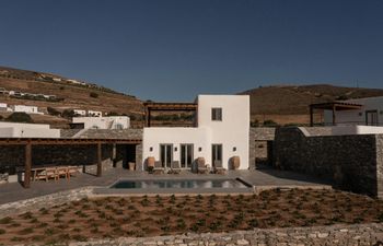 Paradise Bloom Embrace Holiday Home