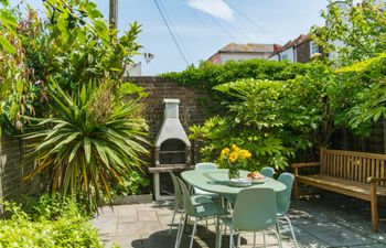 Deal Darling Holiday Home