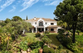 Magical Mountain Views Holiday Home