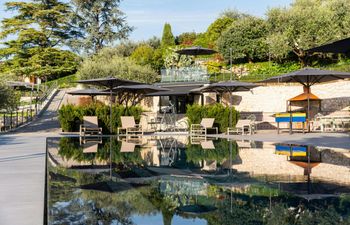 A Graceful Hideaway Holiday Home