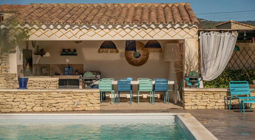 Photo of Proven&ccedil;al Stone