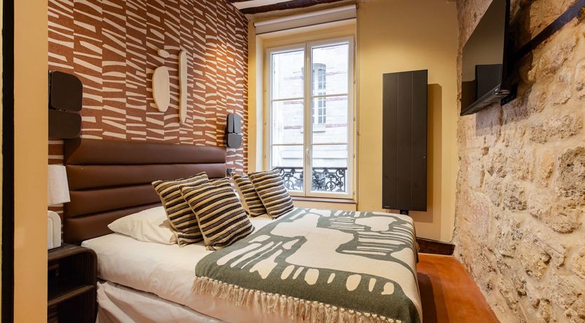 Photo of Tr&egrave;s Paris