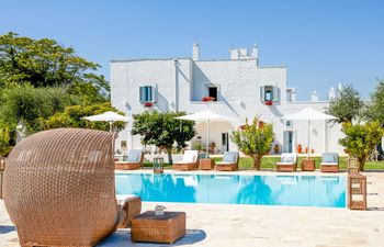 Mediterranean Sunhouse Holiday Home