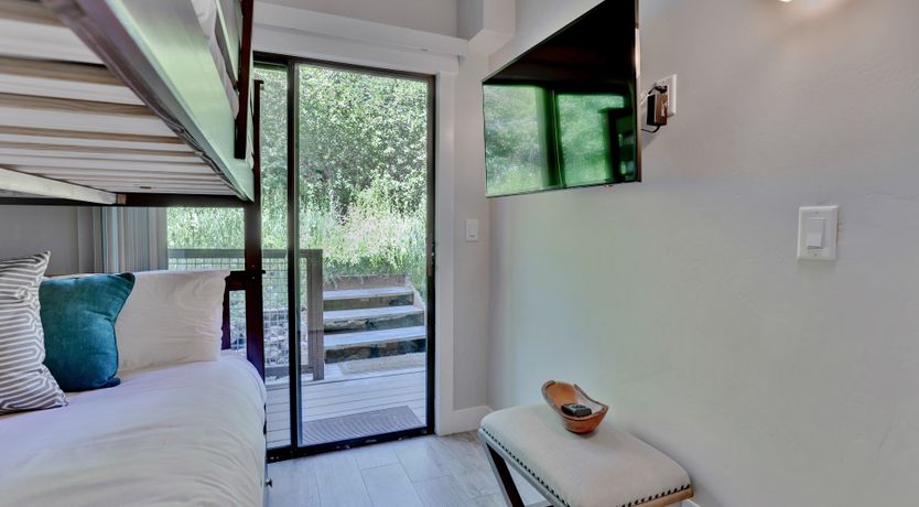 Photo of Alpine Townhouse