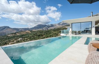 The Irini Holiday Home