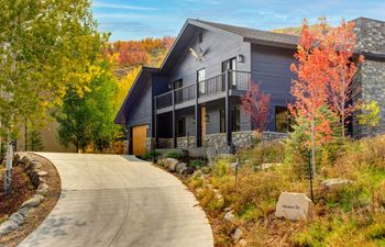 Auburn & Pine Holiday Home