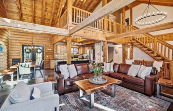 Alpine Peak View Holiday Home