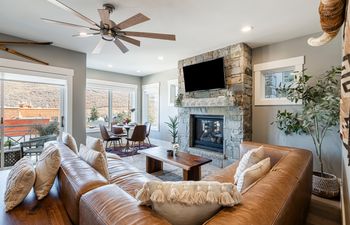 Mountain Love Holiday Home