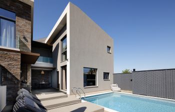 Olive & Timber Holiday Home