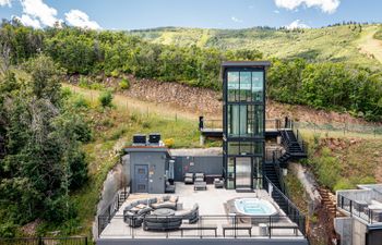 Mountain Charm Condo Holiday Home