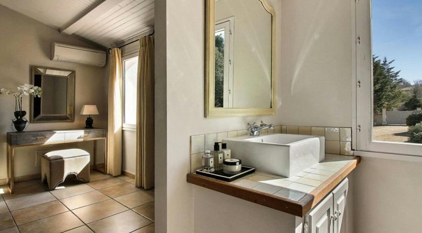 Photo of Luberon Charm