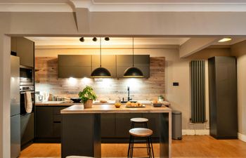Royal Regent Holiday Home