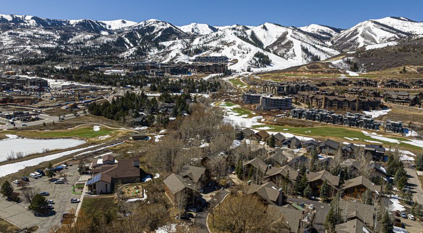 Photo of Jade Peaks Horizon