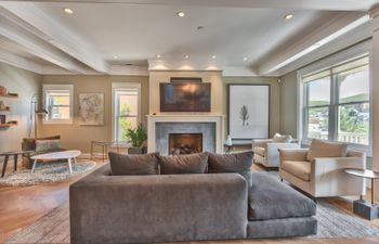 Main Street Muse Holiday Home