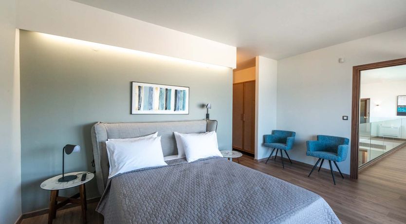 Photo of White Shores