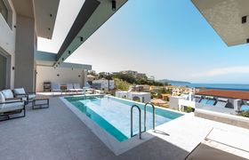 Photo of white-shores