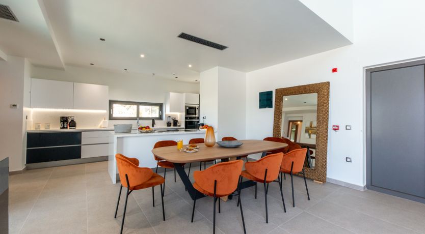 Photo of White Shores