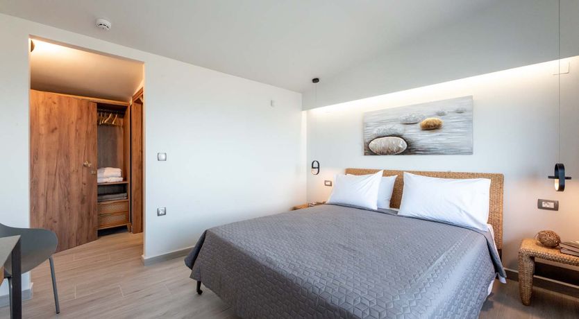 Photo of White Shores