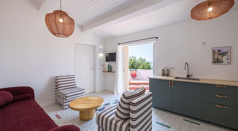 Photo of Grimaud Chic