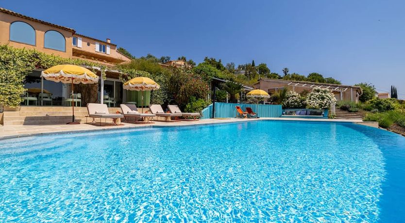 Photo of Grimaud Chic