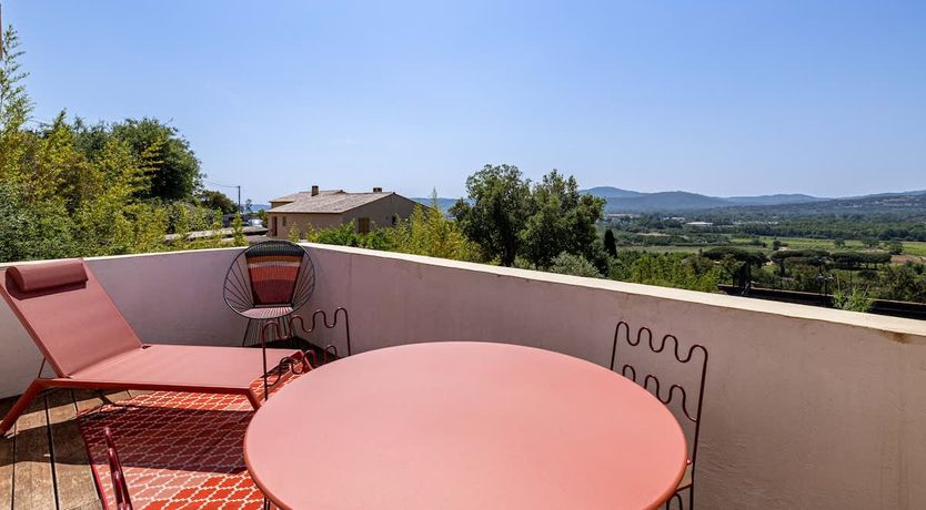 Photo of Grimaud Chic