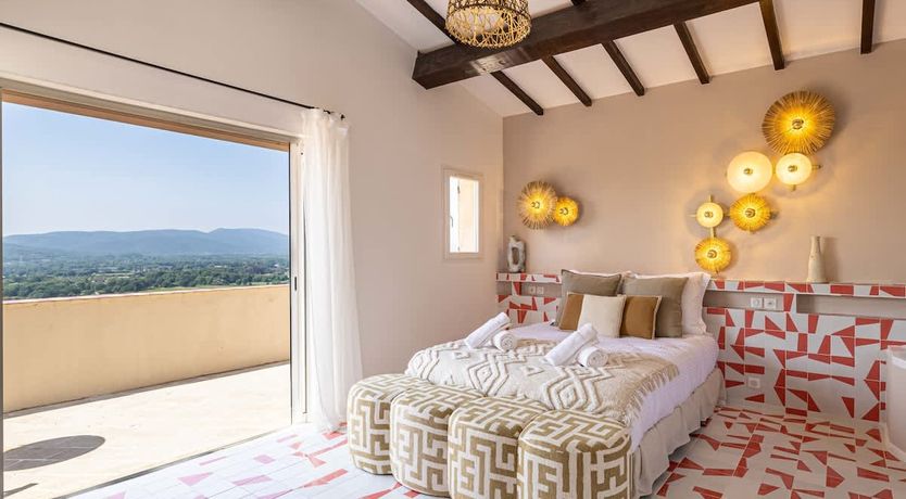 Photo of Grimaud Chic