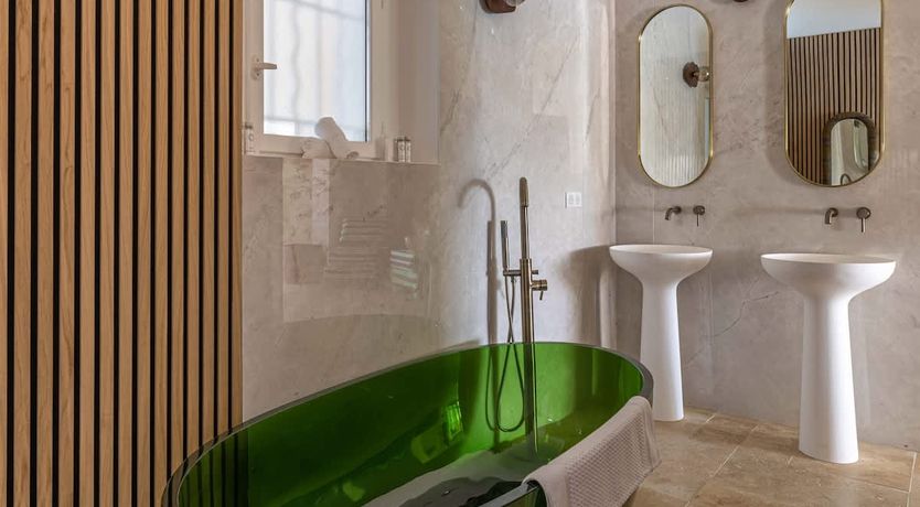 Photo of Grimaud Chic