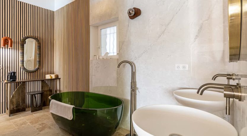 Photo of Grimaud Chic