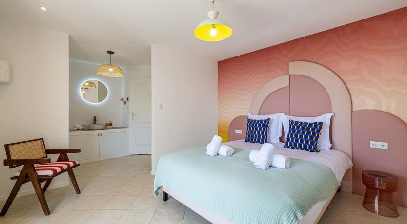 Photo of Grimaud Chic