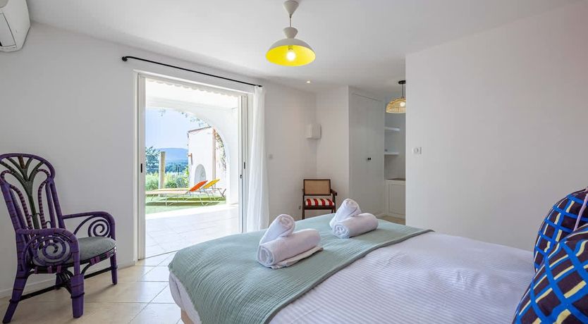 Photo of Grimaud Chic