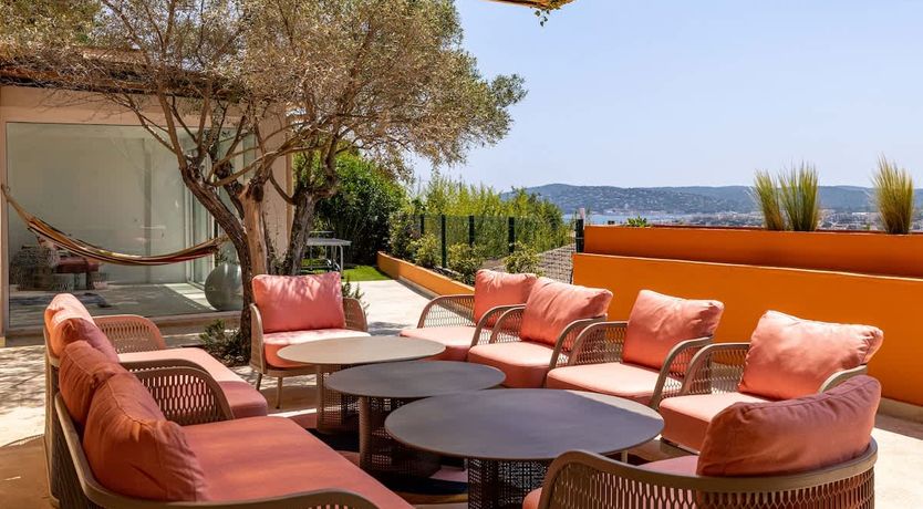 Photo of Grimaud Chic
