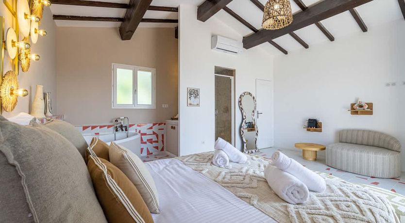 Photo of Grimaud Chic