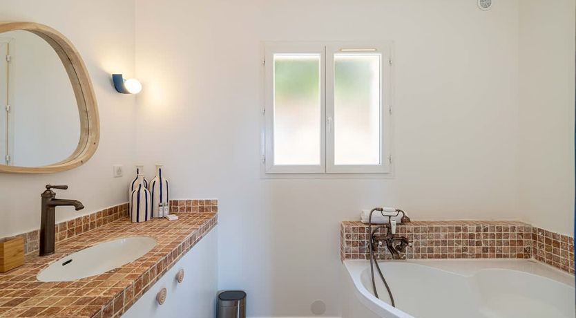 Photo of Grimaud Chic