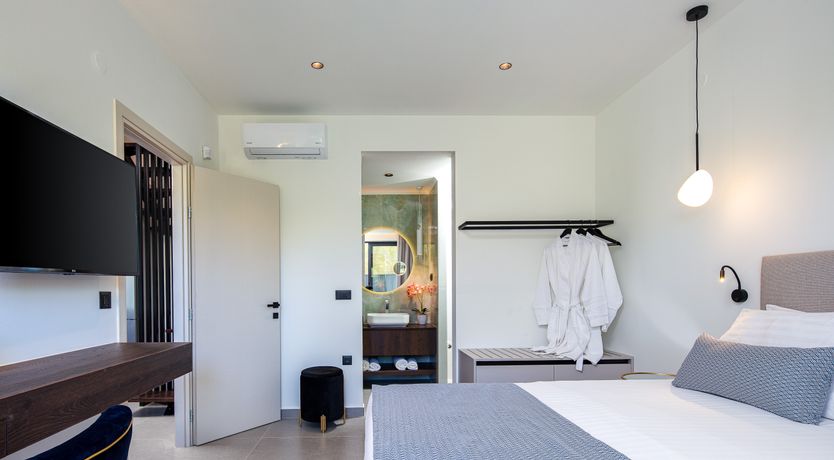 Photo of Cretan Coastal Crown