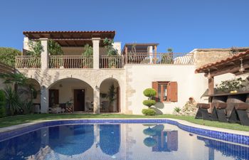Garden of Aphrodite Holiday Home