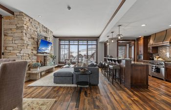 Lifts & Light Holiday Home